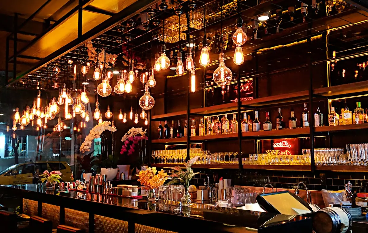 Bar counter for Indore pubs and bars